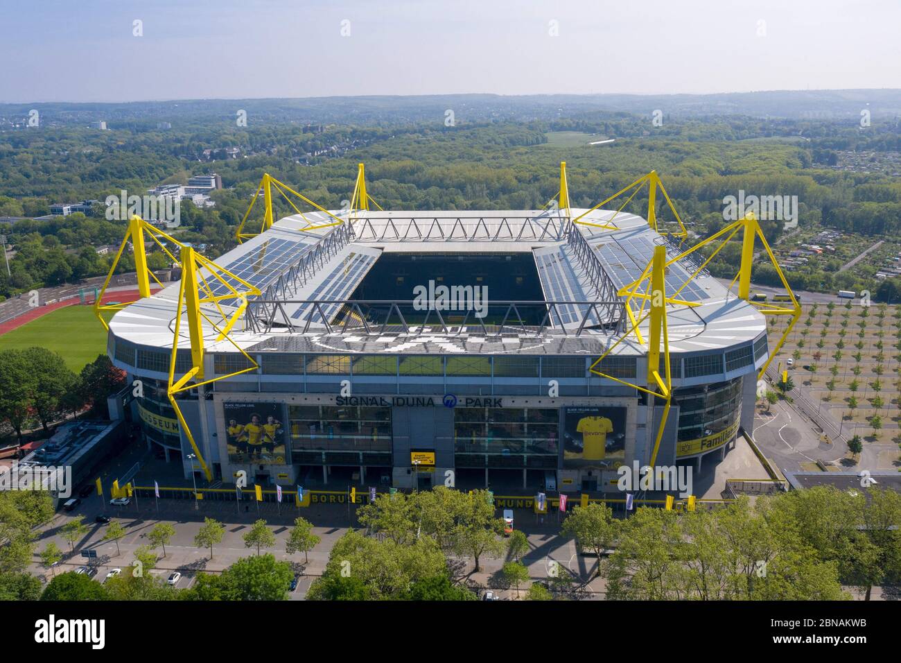 Page 2 - Aerial View Signal Iduna Park High Resolution Stock Photography  and Images - Alamy