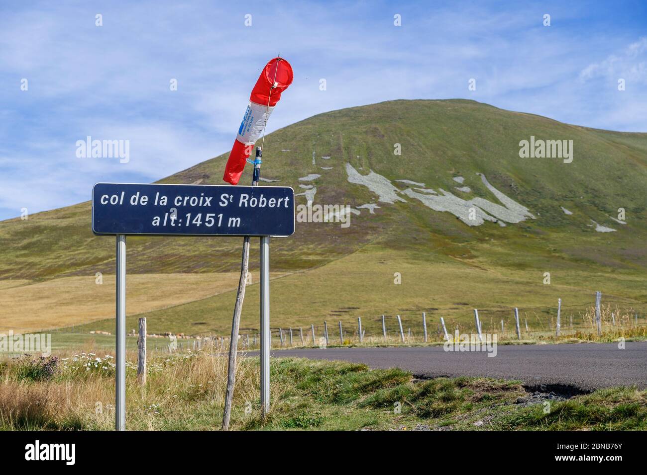 France, Puy de Dome, Volcans d’Auvergne Regional Natural Park, Mont Dore, Col de la Croix Saint-Robert, pass with road sign // France, Puy-de-Dôme (63 Stock Photo