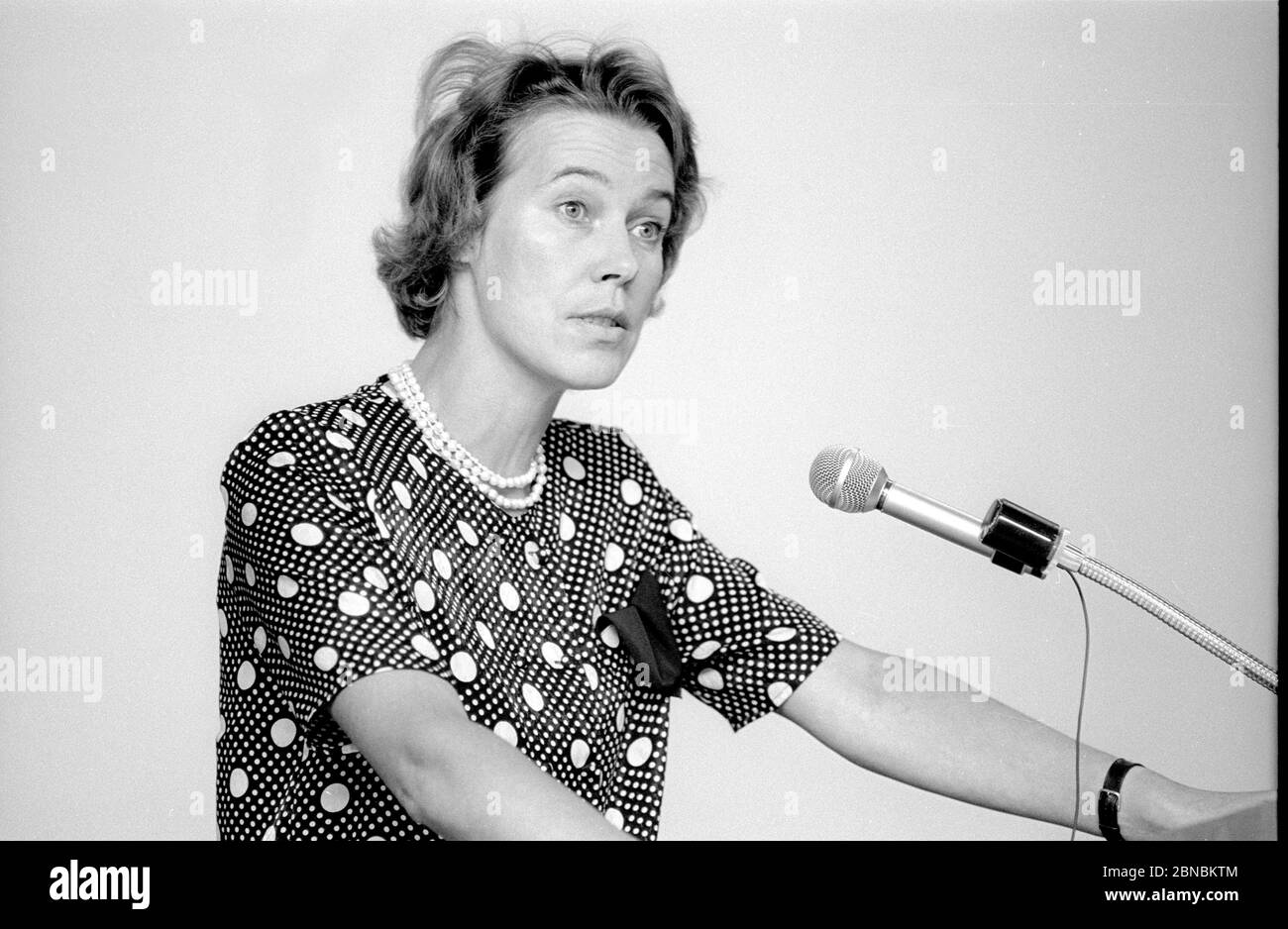 Virginia bottomley 1990 hi-res stock photography and images - Alamy