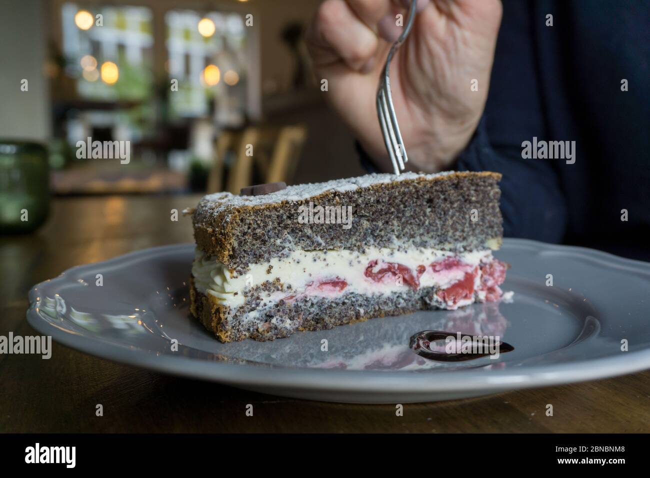 Cup Cake Eat Me Sign High Resolution Stock Photography And Images Alamy Cup Cake Eat Me Sign High Resolution Stock Photography And Images Alamy