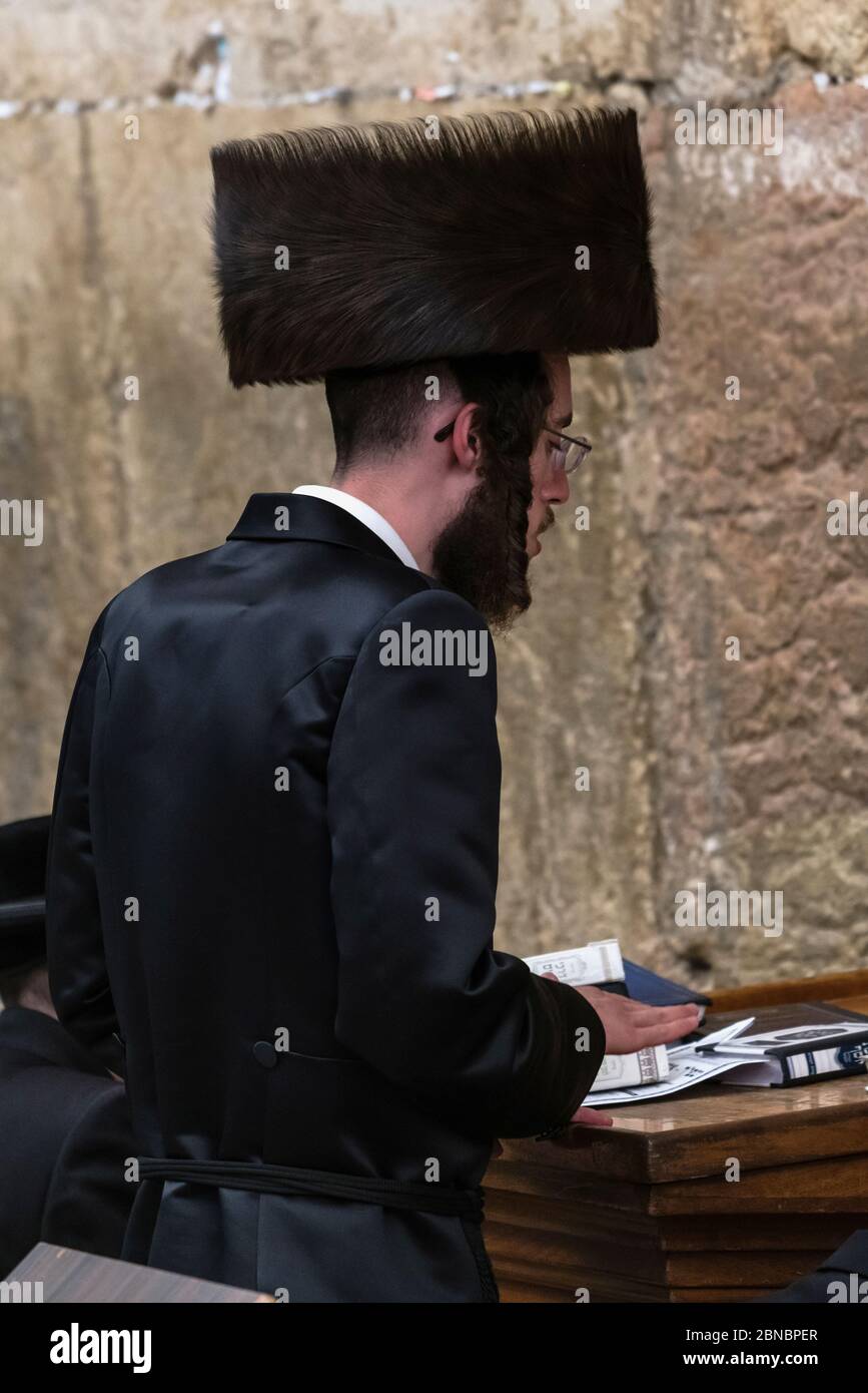 Israel, Jerusalem, Western Wall, A Hasidic Jewish man in his ...