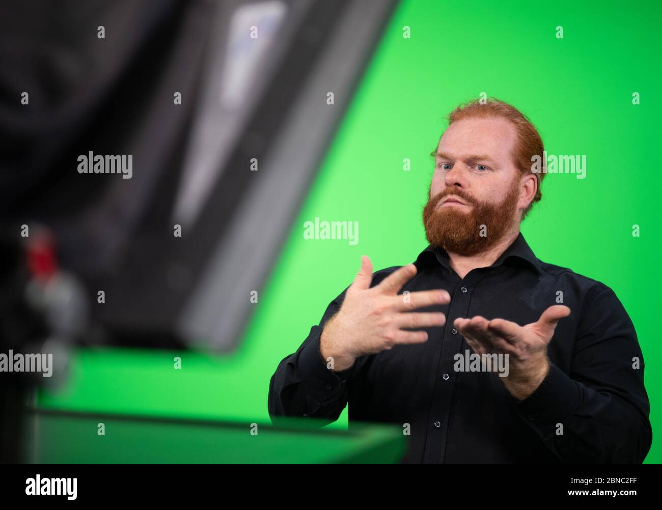 Potsdam Germany 08th May 2020 Mathias Sch fer Sign Language Interpreter Interprets A Text 