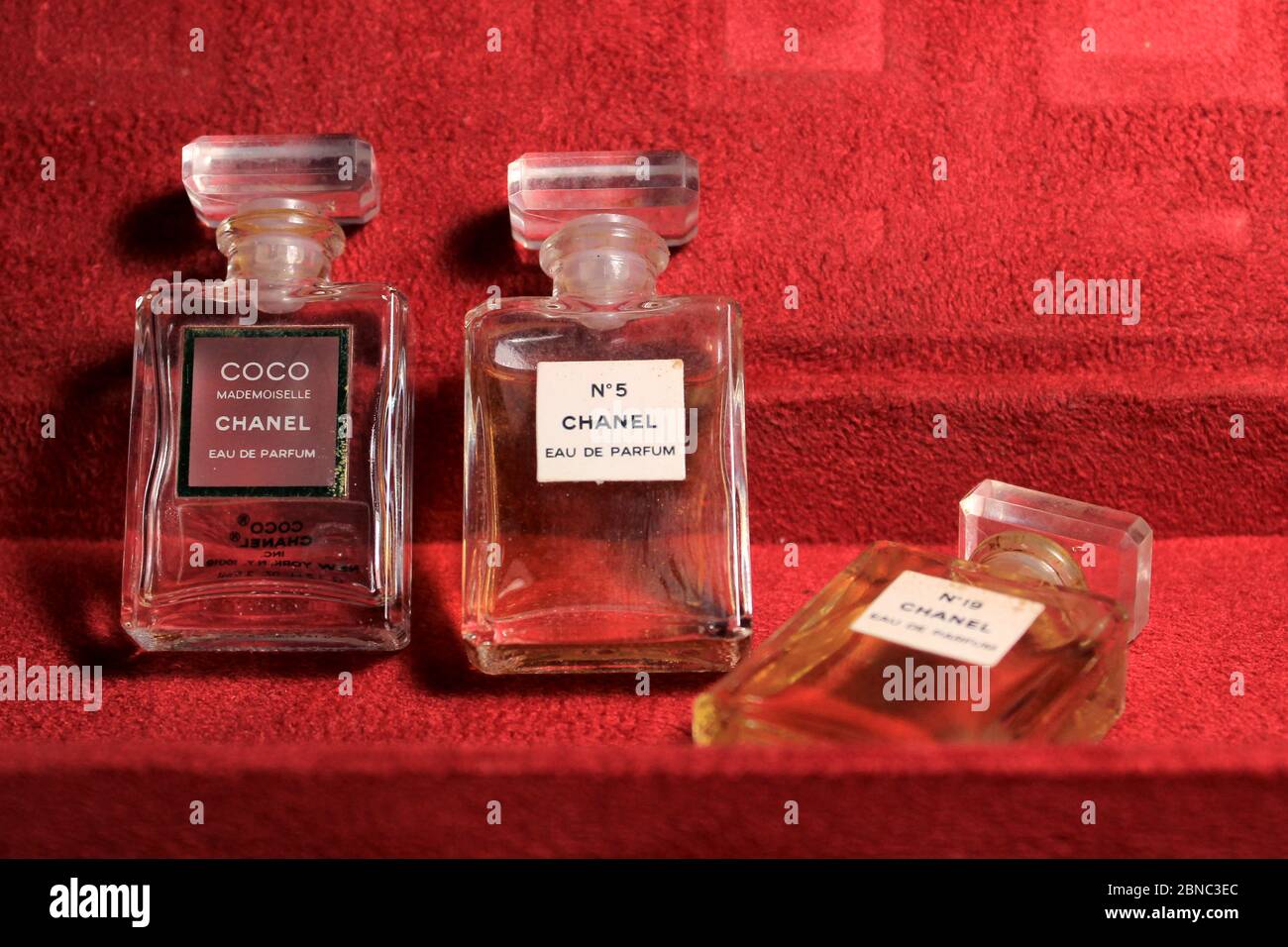 Chanel perfumes hi-res stock photography and images - Alamy