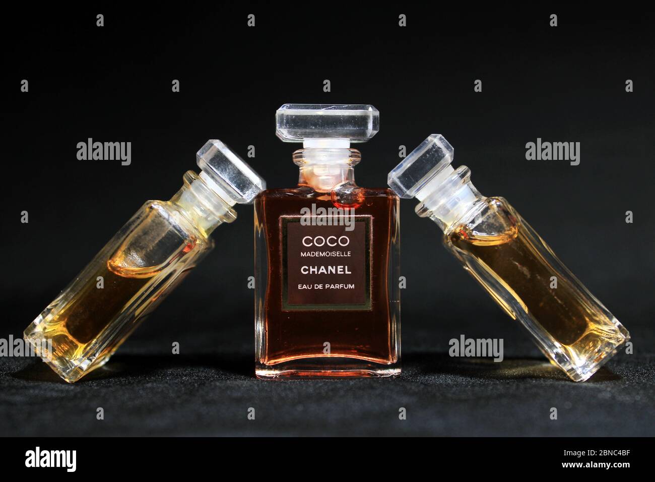 Chanel perfume hi-res stock photography and images - Page 2 - Alamy