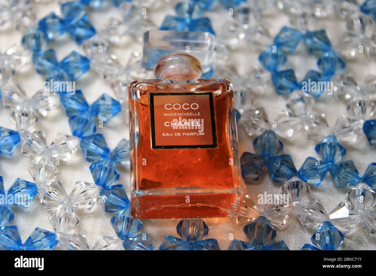 Page 2 - Fragrance Bottles High Resolution Stock Photography and Images -  Alamy