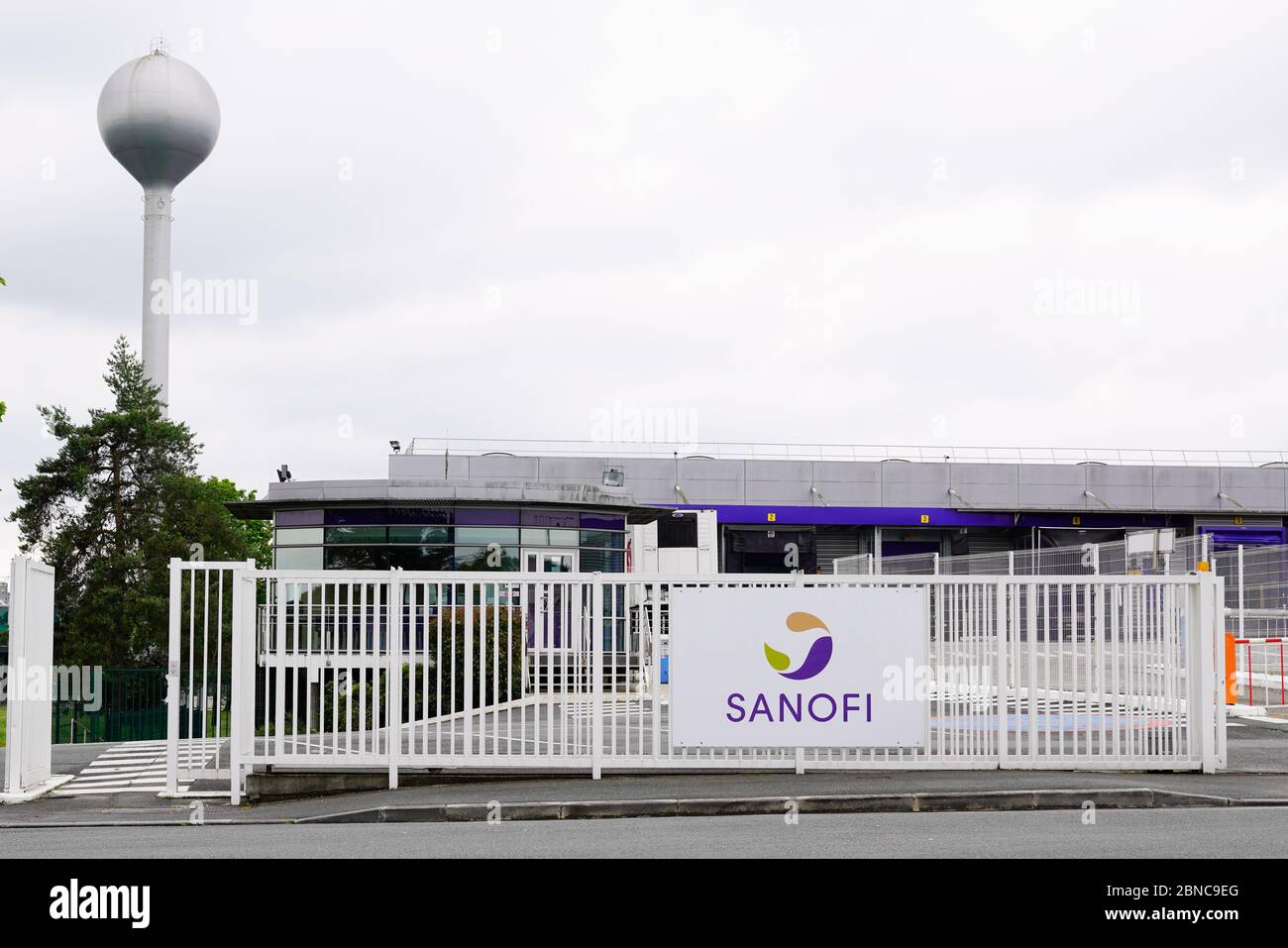 Bordeaux , Aquitaine / France - 05 14 2020 : Sanofi factory logo sign french vaccines multinational pharmaceutical company Stock Photo