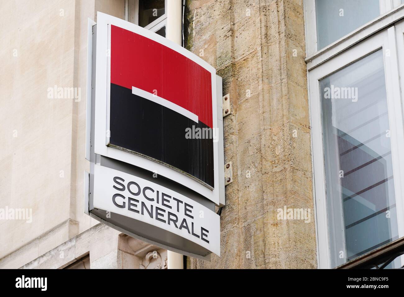 Bordeaux Aquitaine France 05 12 2020 Societe Generale Logo French Bank Sign Brand On Street Facade Stock Photo Alamy