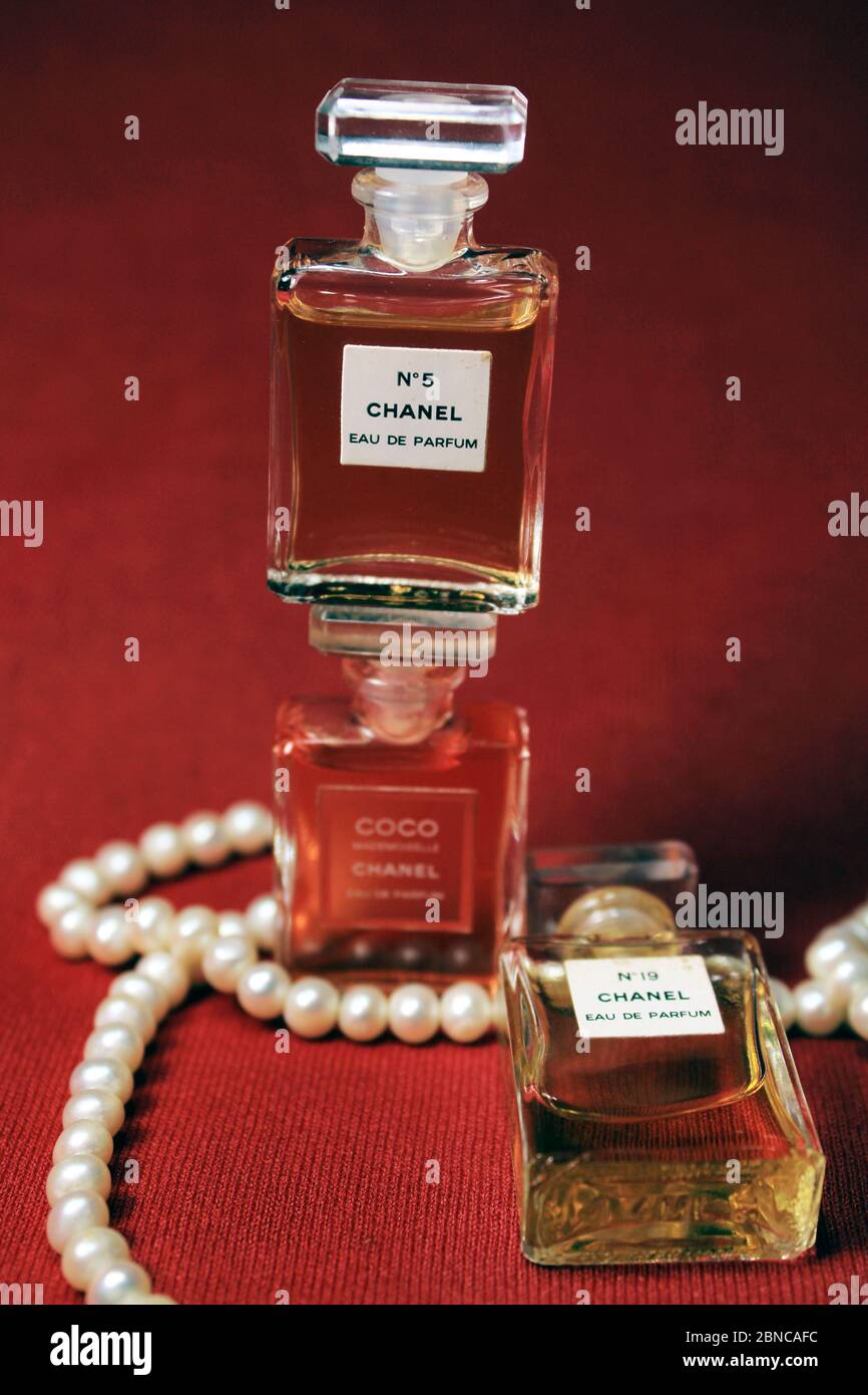 Page 10 - Perfume Brand High Resolution Stock Photography and Images - Alamy