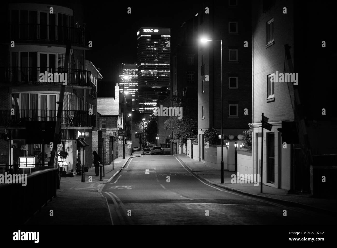 Narrow Street, Limehouse with a view of Canary Wharf Stock Photo Alamy