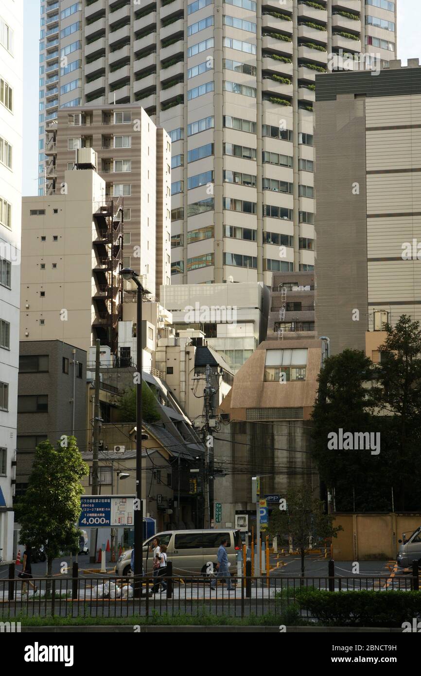 Straßenszene in Tokio dichte Bebauung Stock Photo