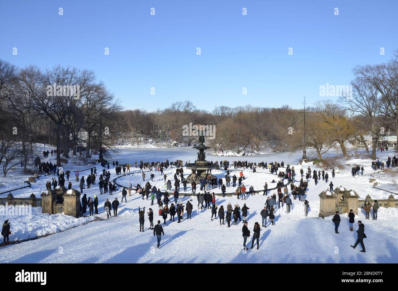 Bethesda Fountain in Central Park in Black & White, during a winter  snowstorm. Blizzard in Manhattan, New York City Stock Photo - Alamy