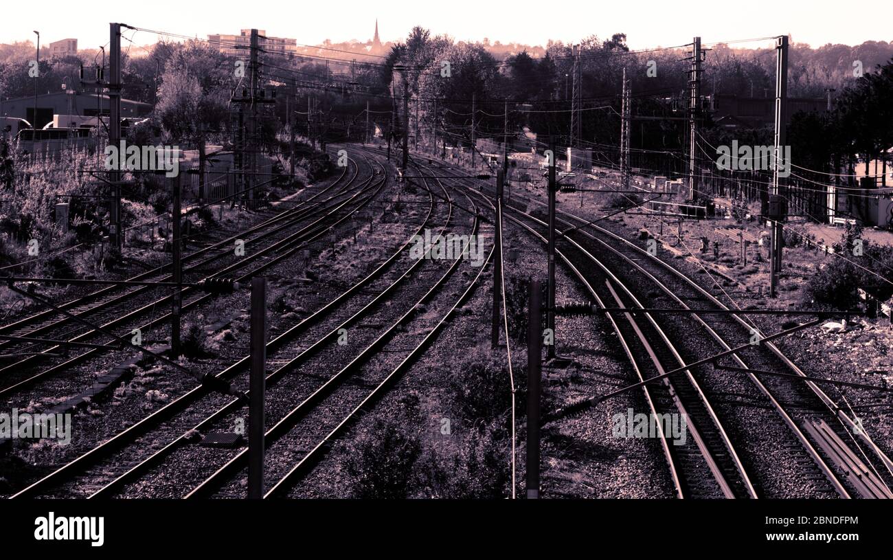 Trian Merging Layout Rails of a train merging with each other Stock Photo - Alamy