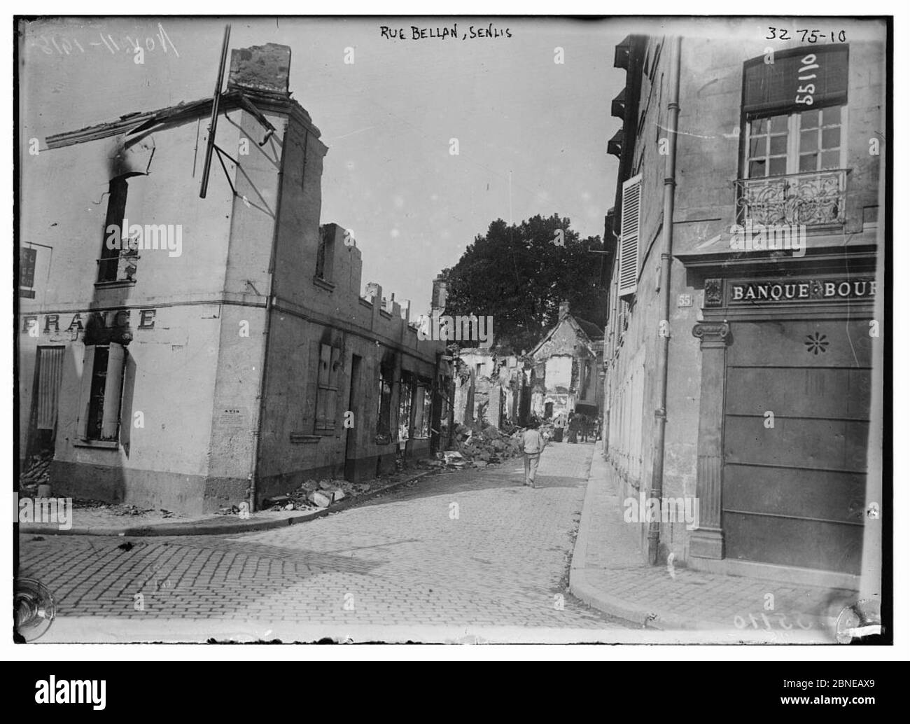 Senlis Black and White Stock Photos & Images - Alamy