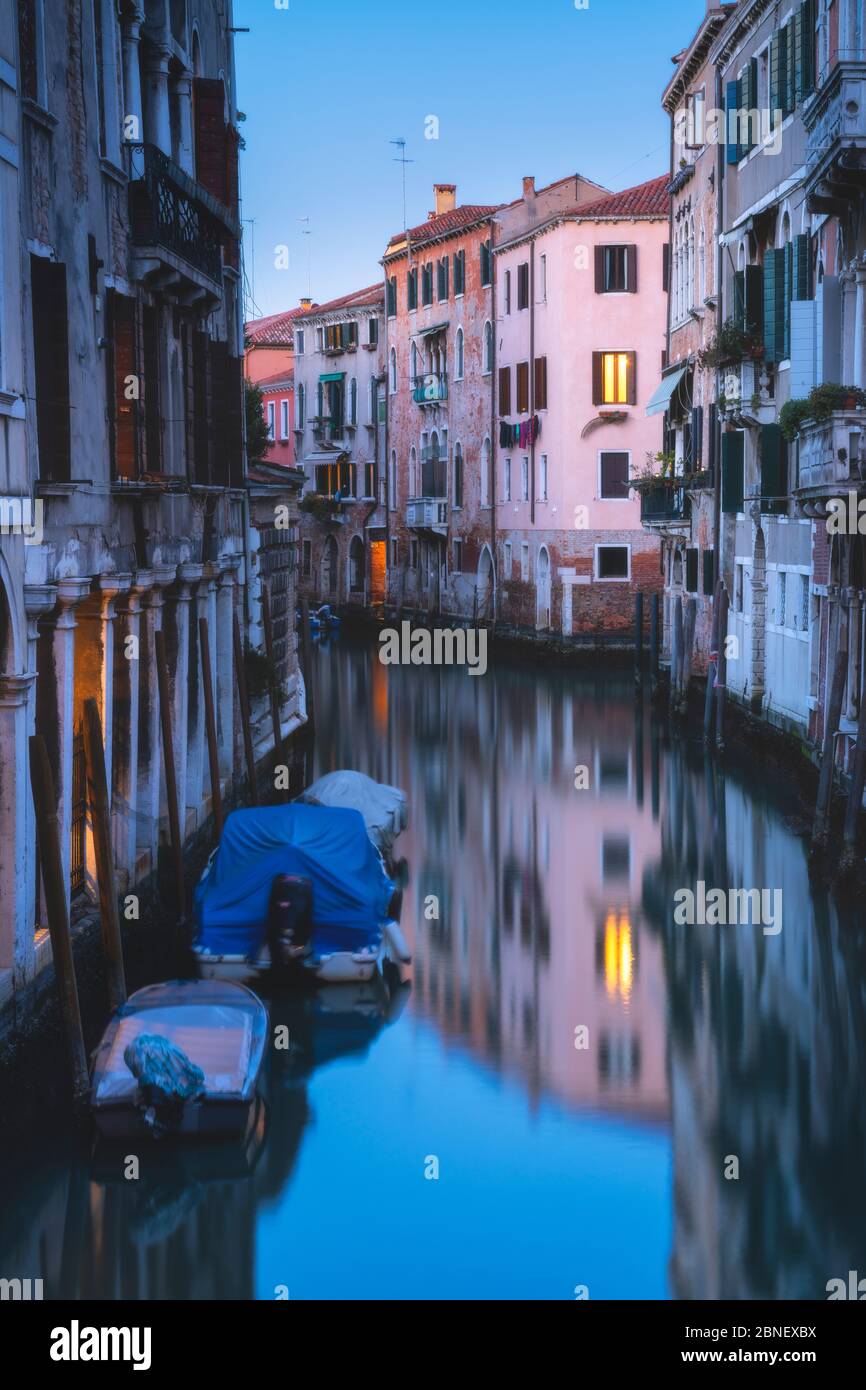 Boats blue hour hi-res stock photography and images - Alamy
