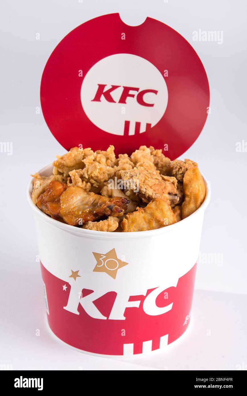 Download Page 3 Bucket Of Fried Chicken High Resolution Stock Photography And Images Alamy