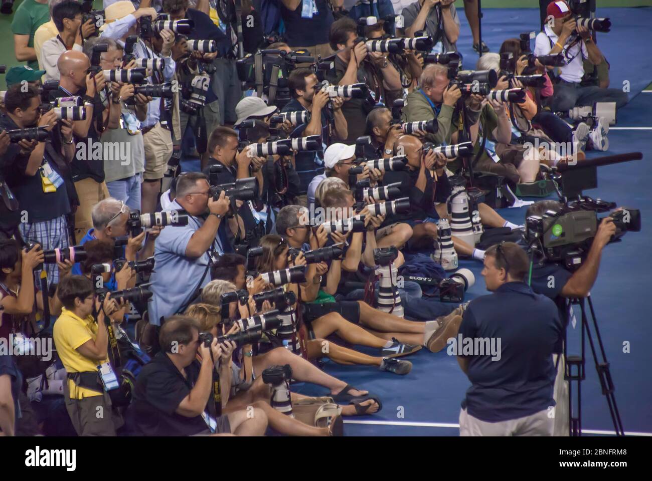 Press photographers at the 2011 final of US Open Tennis tournament, Flushing Meadows-Corona Park, Queens, New York, USA Stock Photo