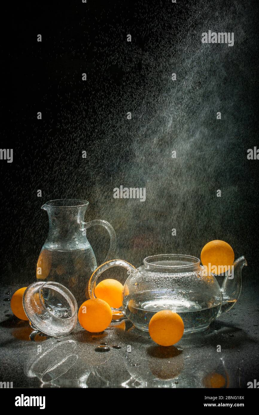 Drops of water still life hi-res stock photography and images - Alamy
