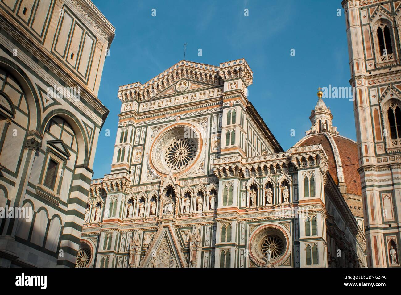 Low angle shot florence cathedral hi-res stock photography and images ...