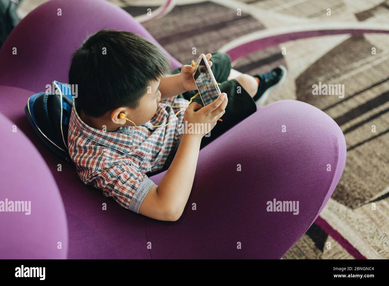 Singapore changi airport child hi-res stock photography and images - Alamy