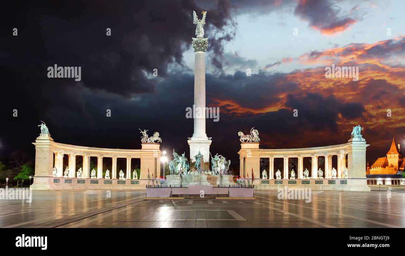 Budapest - Heroes square Stock Photo - Alamy