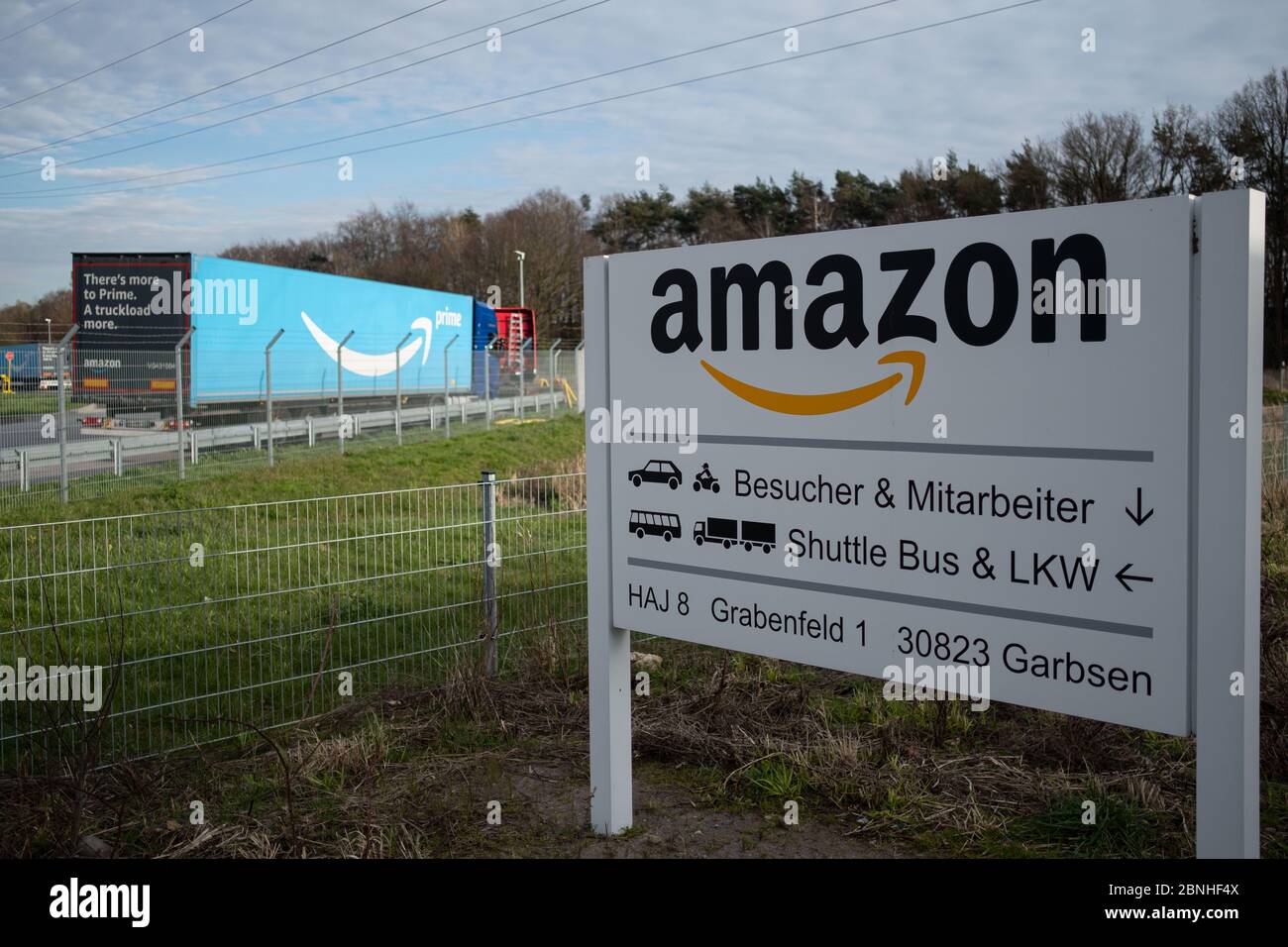 Garbsen, Germany. 17th Mar, 2020. The Amazon sorting centre in Garbsen. Credit Peter Steffen