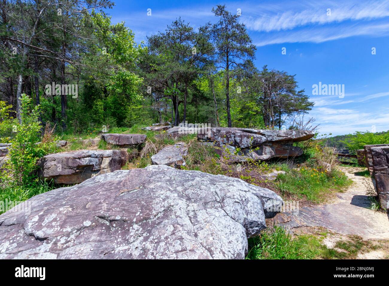 Rocks along an outlook stop along the scenic highway at Little River Canyon National Preserve Stock Photo