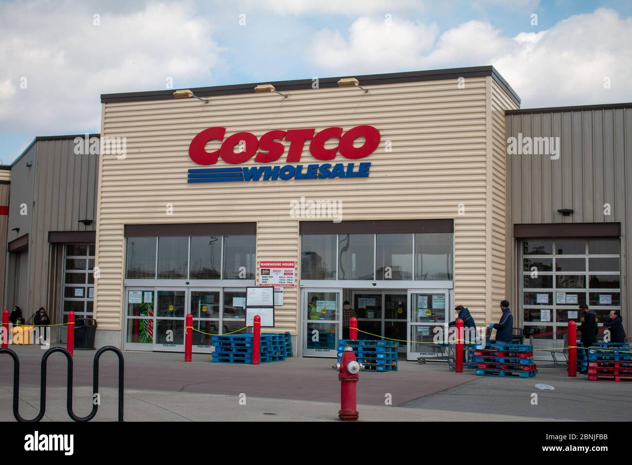 Costco entrance in Toronto during Covid-19 Stock Photo - Alamy