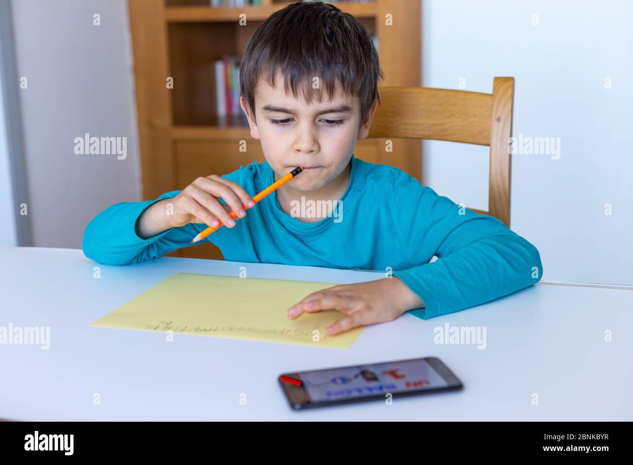 kids using technology to do homework, preschooler learning at home ...