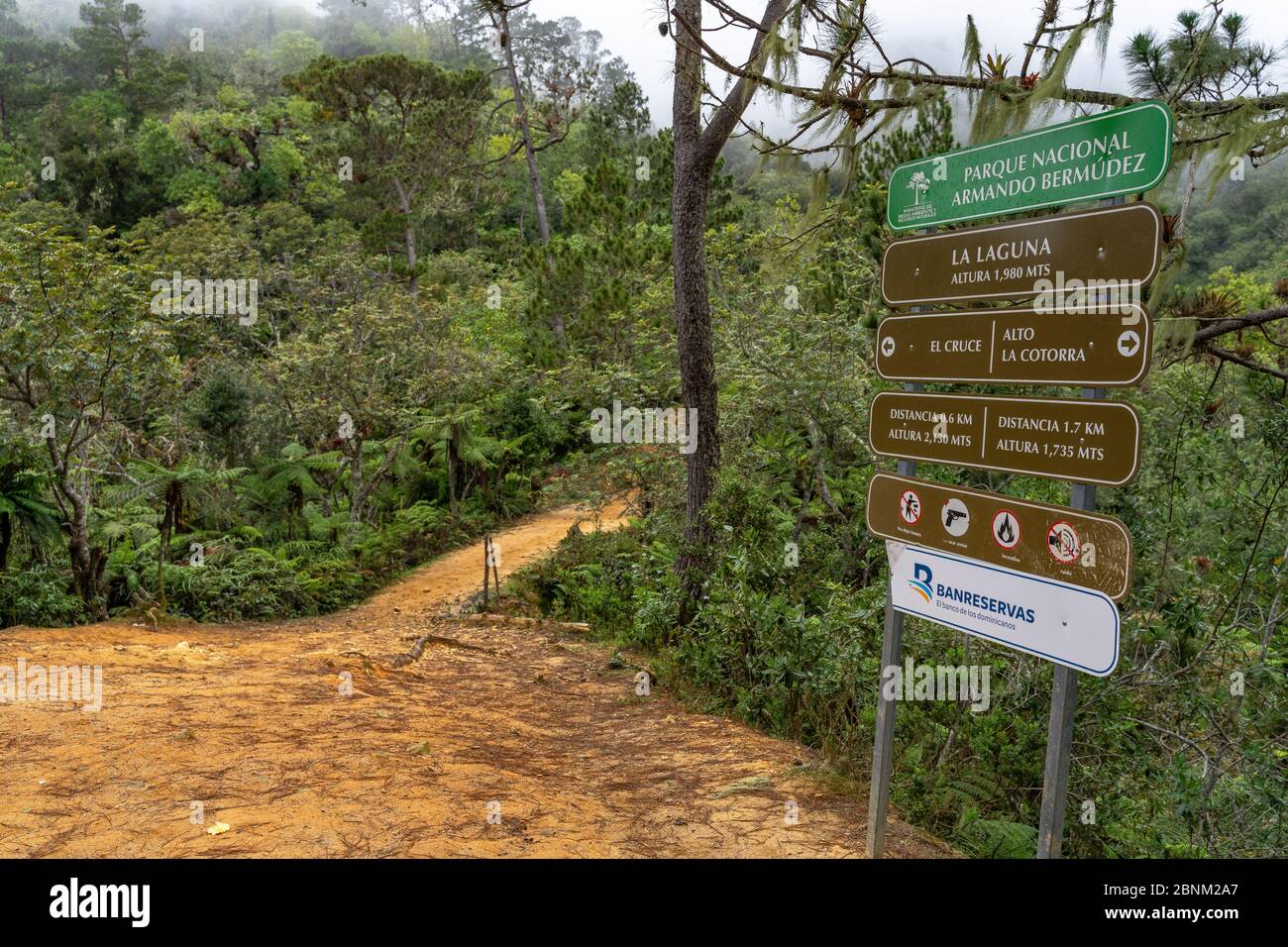 America, Caribbean, Greater Antilles, Dominican Republic, Jarabacoa, Manabao, Parque Nacional José Armando Bermúdez, Pico Duarte, signs at the La Laguna break area ascending to Pico Duarte Stock Photo