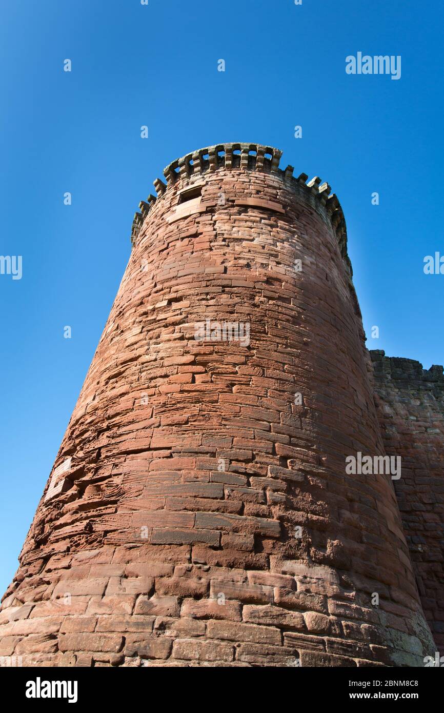 Bothwell Castle, Bothwell, Scotland. Picturesque view of Bothwell Castle’s south-east tower. Stock Photo