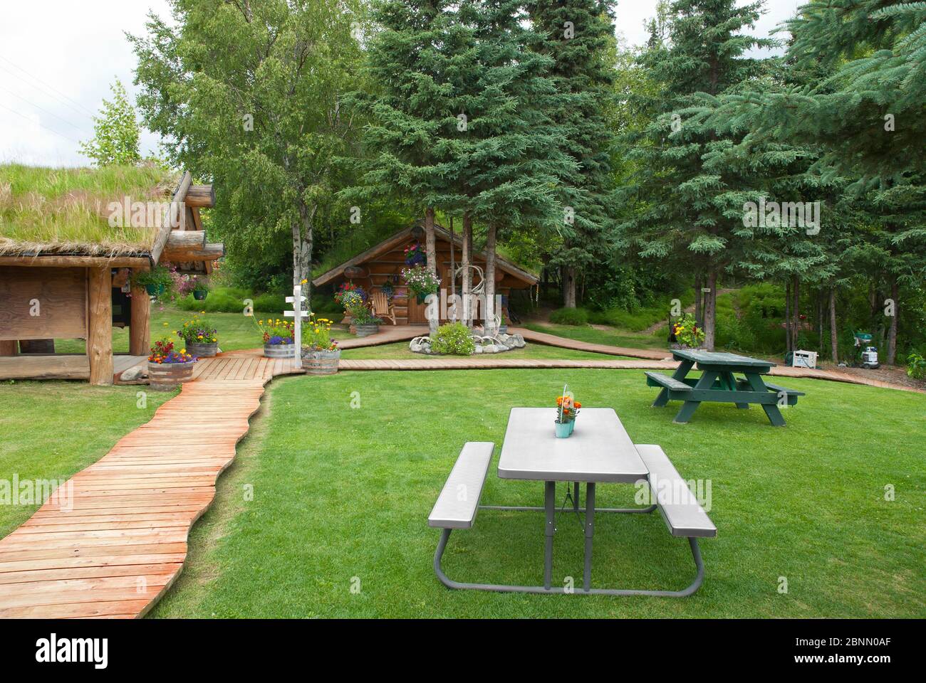 Log cabin exterior holiday home hires stock photography and images Alamy