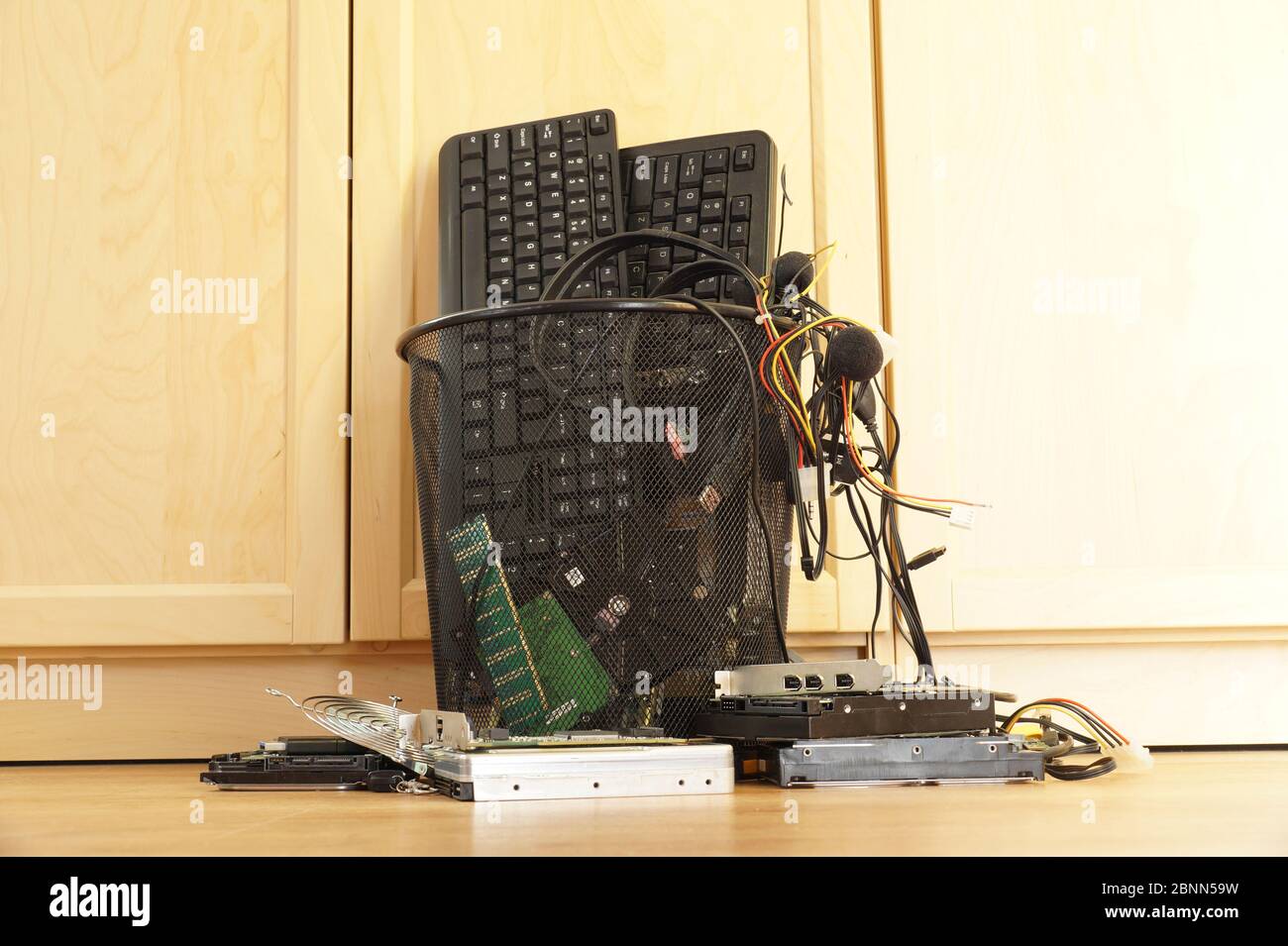 Recycle bin computer hires stock photography and images Alamy