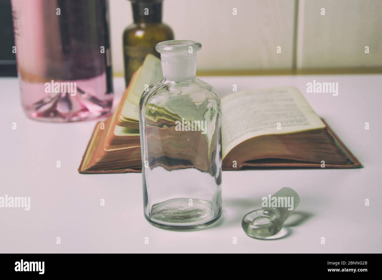 Pharmacy jars hi-res stock photography and images - Alamy