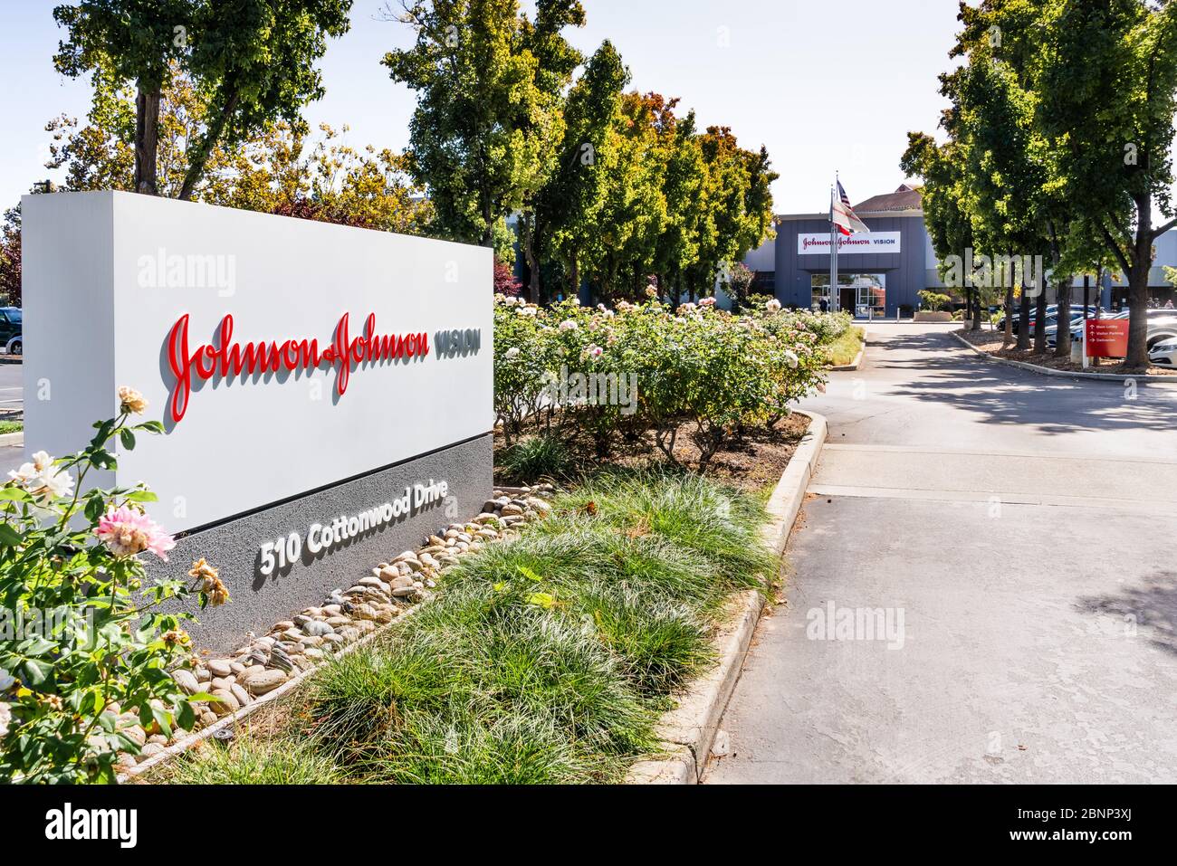Oct 9, 2019 Milpitas / CA / USA - Johnson & Johnson Vision offices in Silicon Valley; Johnson & Johnson Vision Care, Inc. is part of the American mult Stock Photo