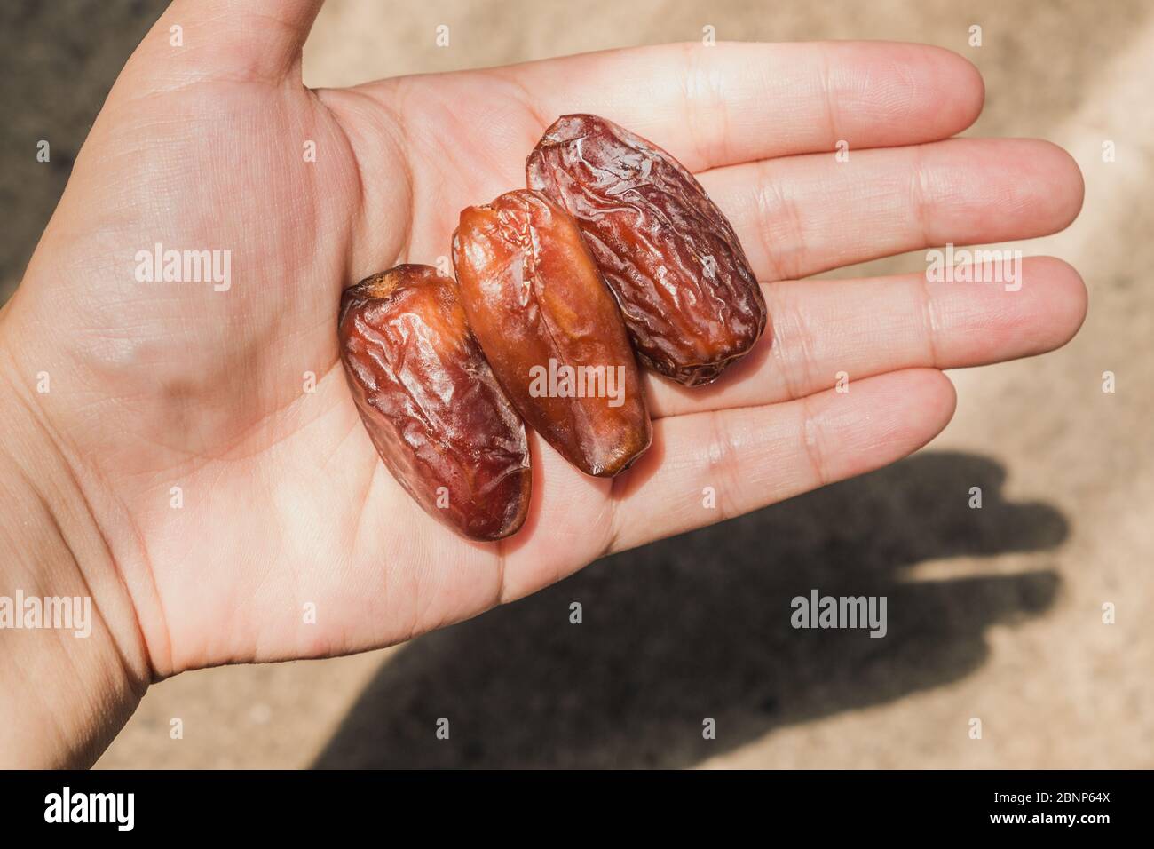 Ripe dates hires stock photography and images Alamy