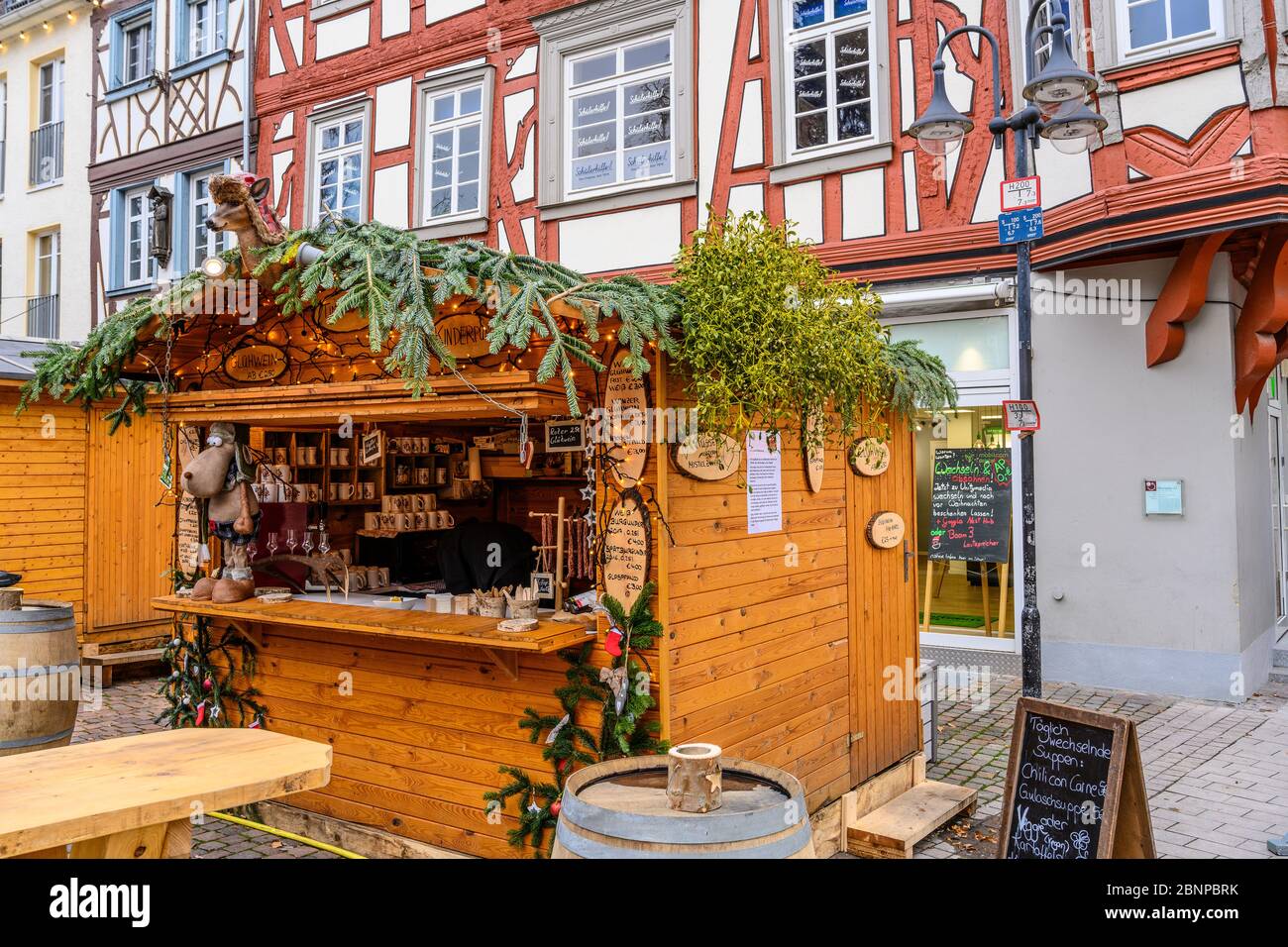 Germany, Hesse, Odenwald, Bergstrasse, Bensheim, Christmas market, mulled wine stand Stock Photo