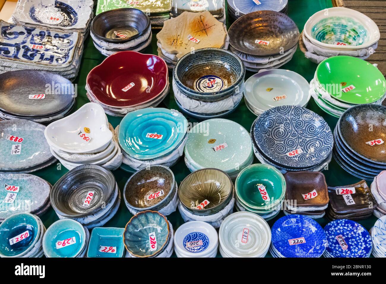Japan, Honshu, Tokyo, Tsukiji, Tsukiji Outer Market, Kitchenware Shop Display of Japanese Crockery Stock Photo