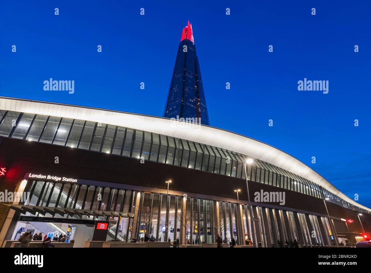 London Bridge Train Station And The Shard Hi res Stock Photography And london-bridge-train-station-and-the-shard-hi-res-stock-photography-and