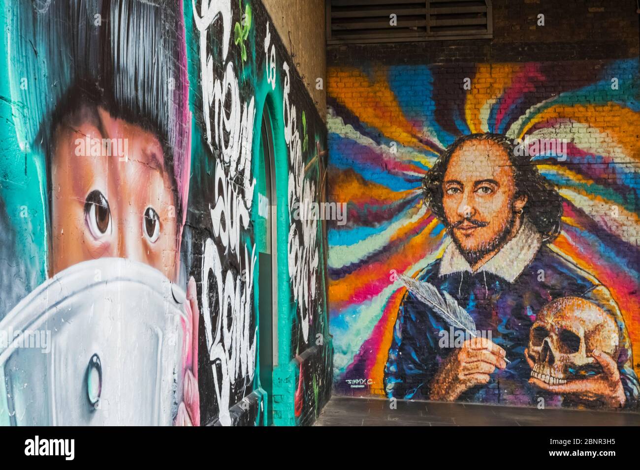 England, London, Southwark, Clink Street, Wall Mural Street Art Including Shakespeare Holding Skull from Macbeth Stock Photo