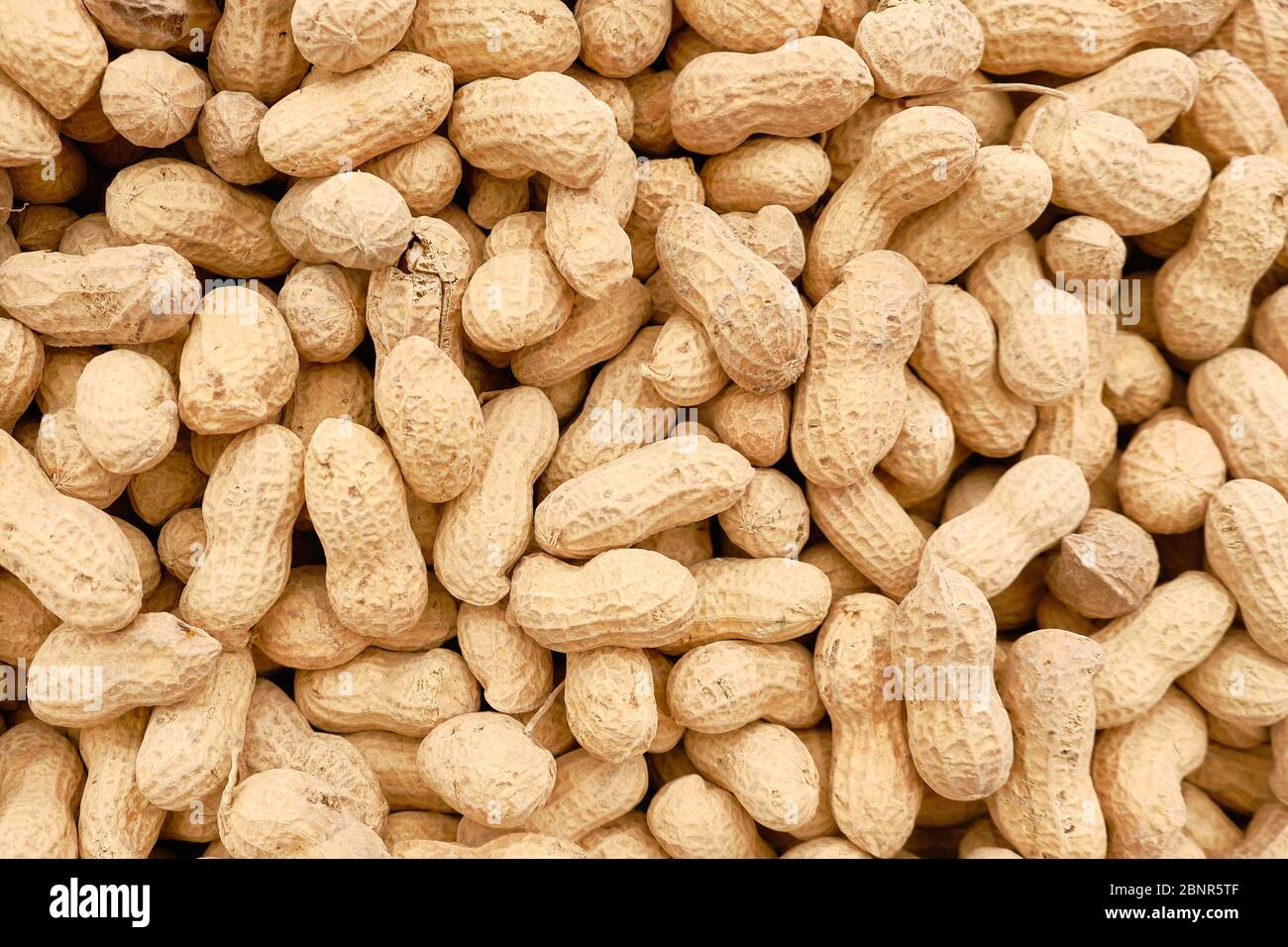 Shell peanuts pile hi-res stock photography and images - Alamy