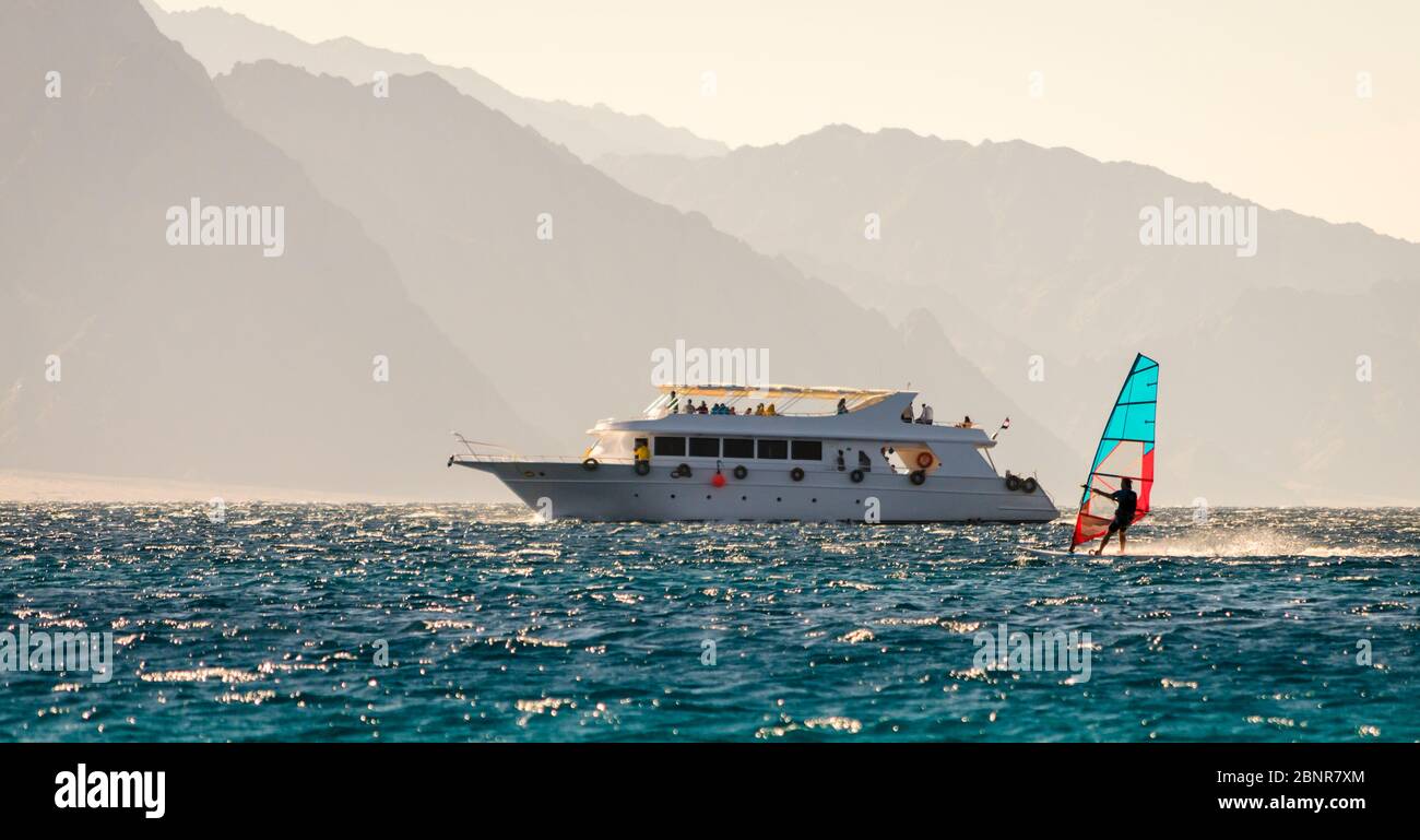 Pleasure boat in the red sea near egypt hi-res stock photography and ...