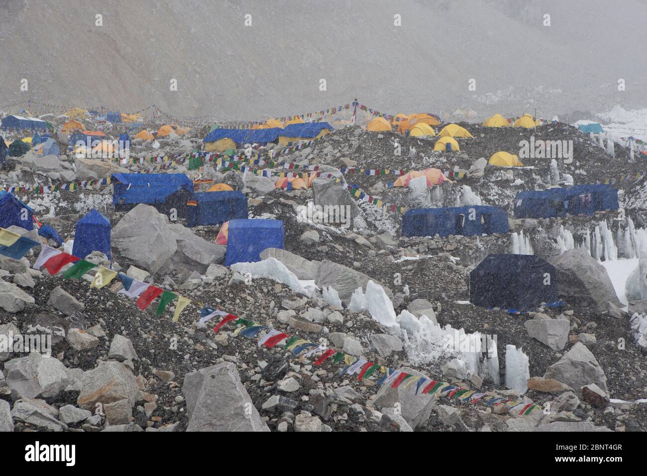 Everest in snow storm hi-res stock photography and images - Alamy