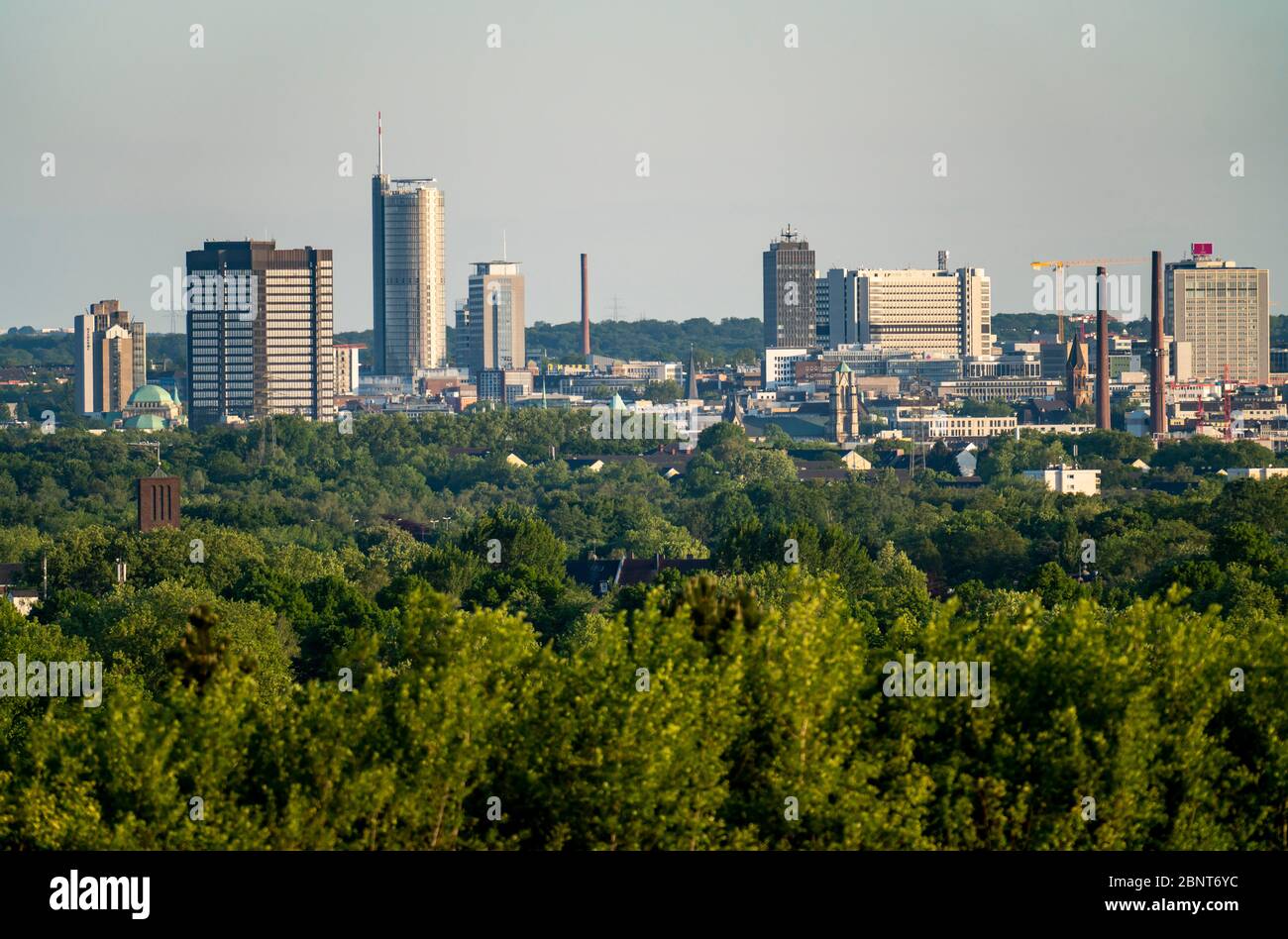 Skyline of Essen, city centre, high-rise buildings, city hall, RWE ...