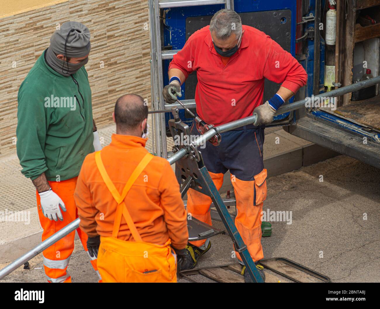 Steel pipe cutter hires stock photography and images Alamy