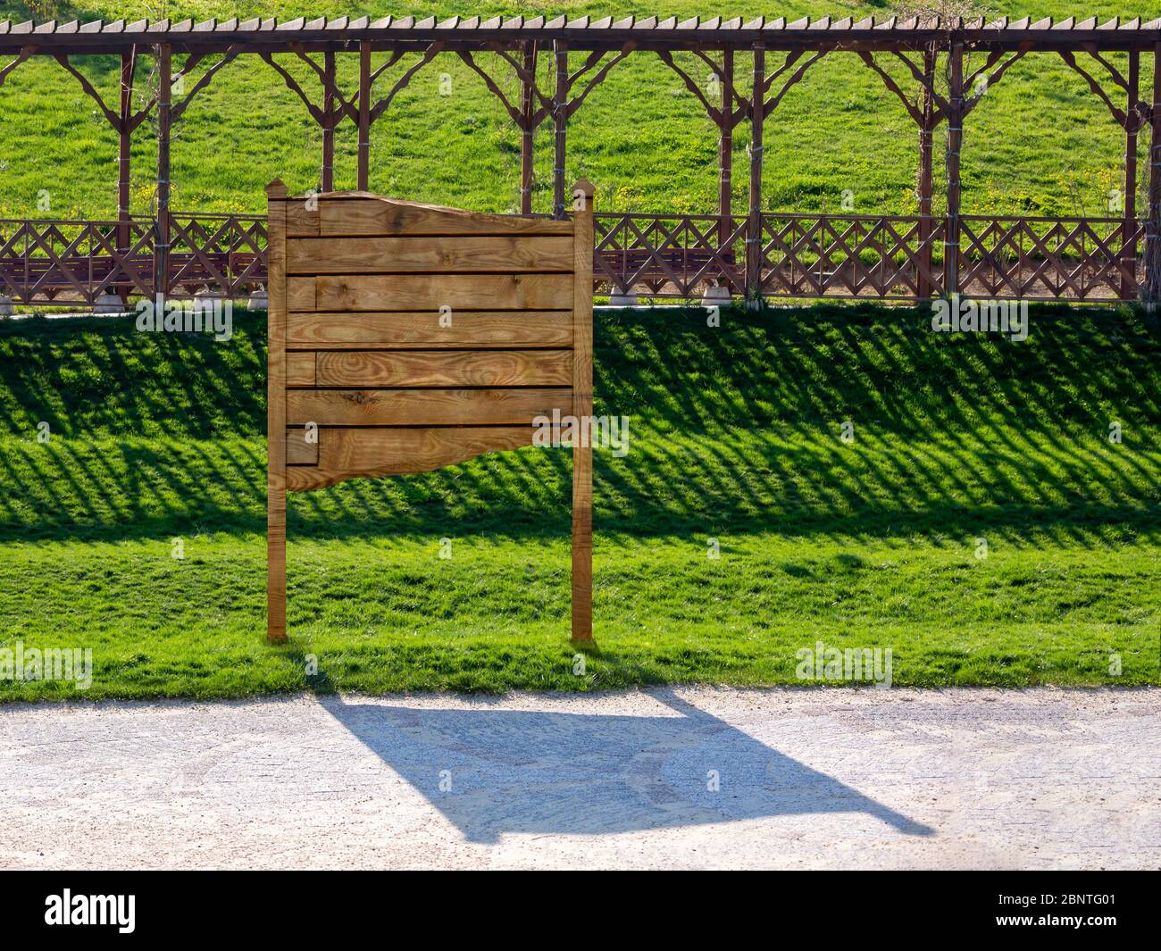 Green blank billboard big tree hi-res stock photography and images - Alamy