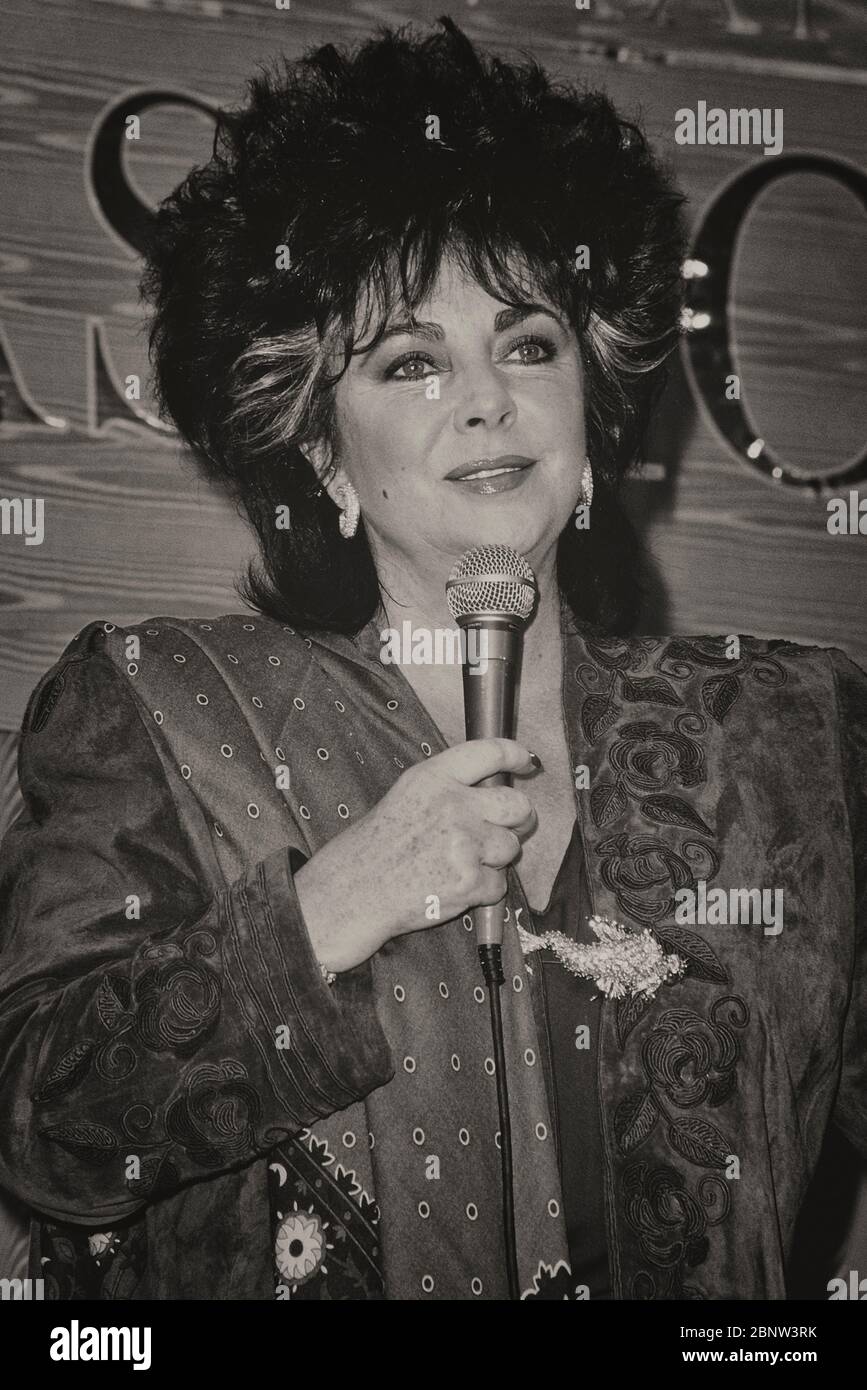 Elizabeth Taylor Actress in London for the launch of her new perfume Passion October 1989 Stock Photo