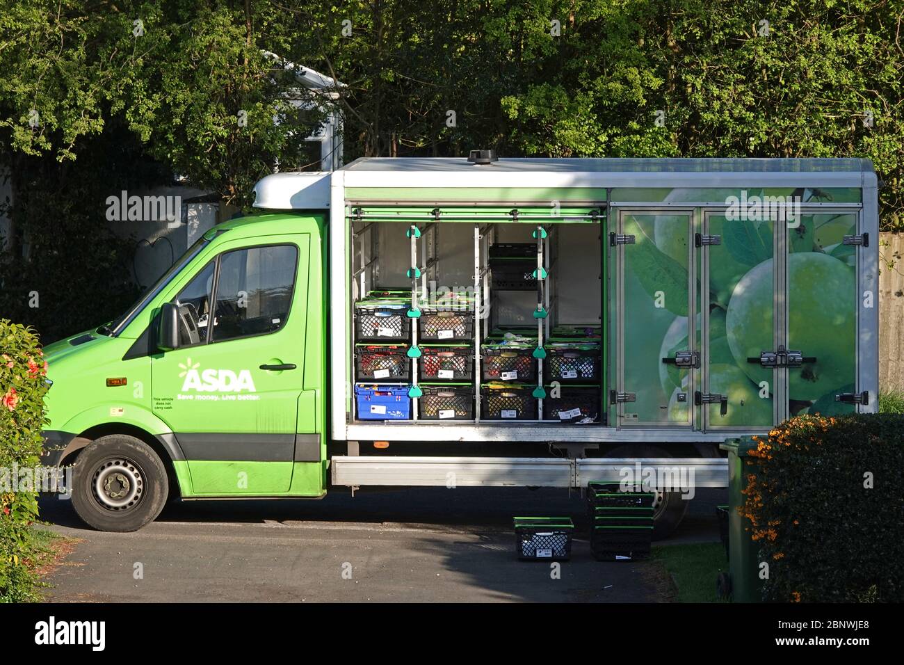 Asda delivery man hires stock photography and images Alamy