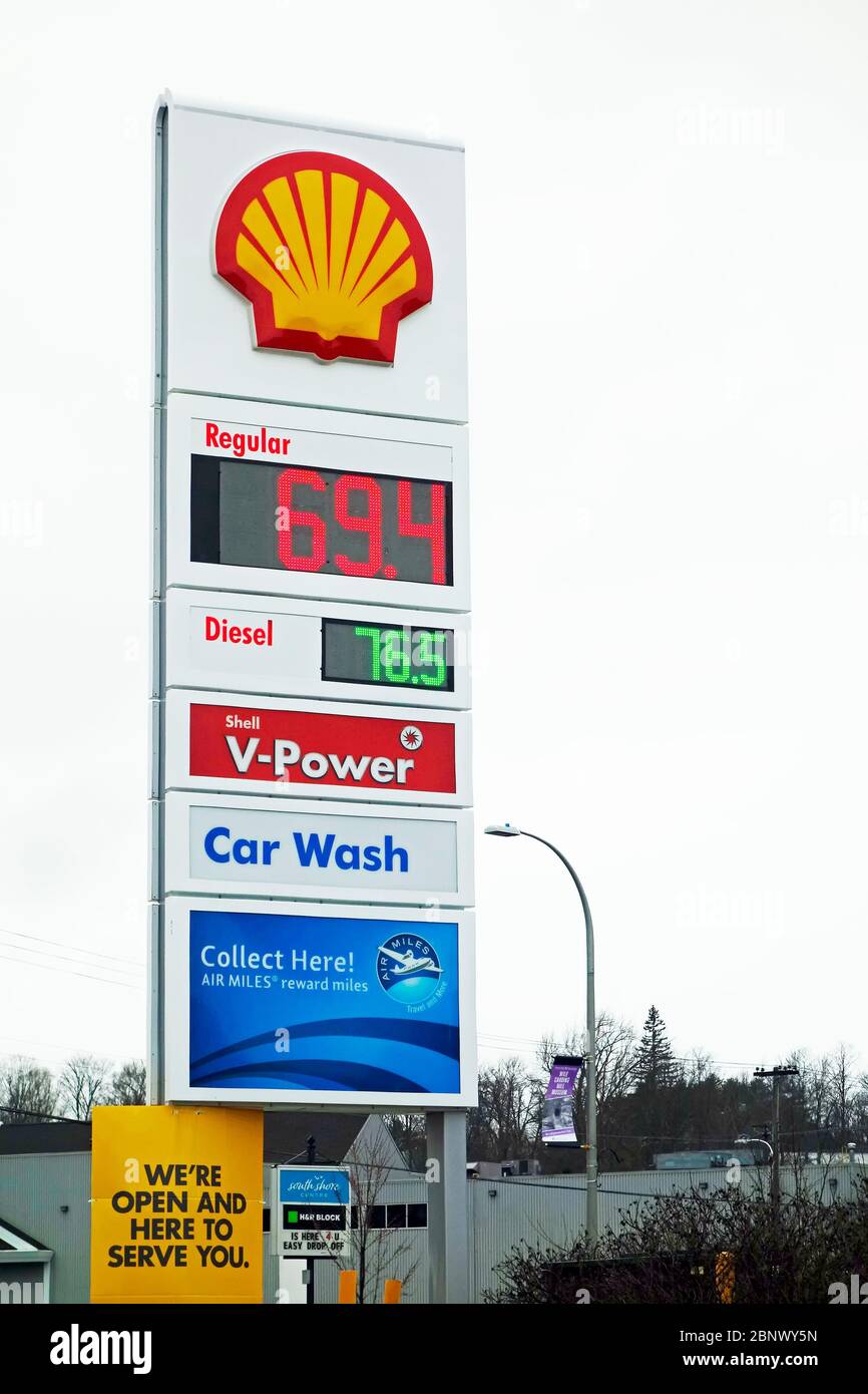 Fuel prices during covid 19 hires stock photography and images Alamy