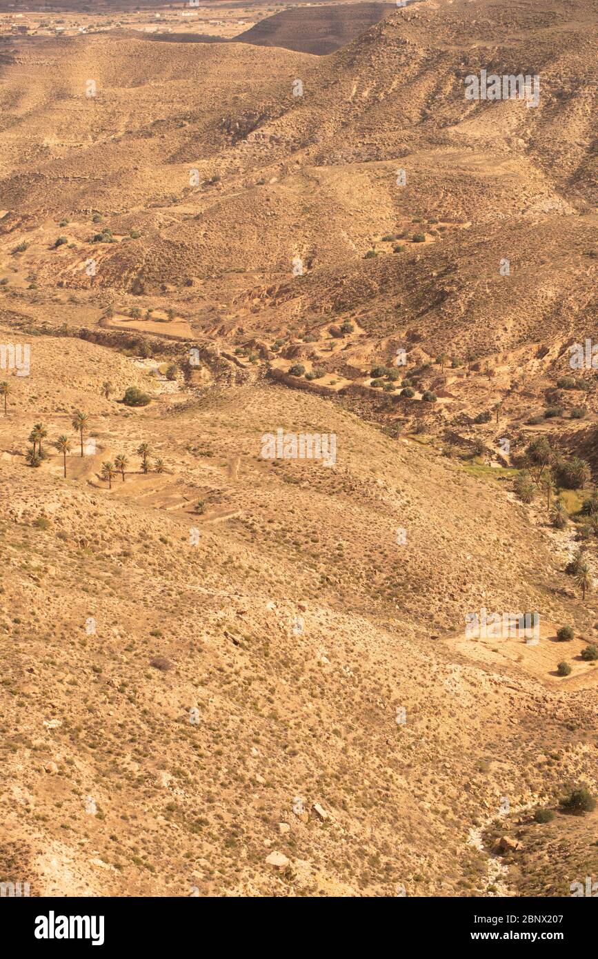 welcome in tunisia, welcome to the djebel dahar Stock Photo - Alamy