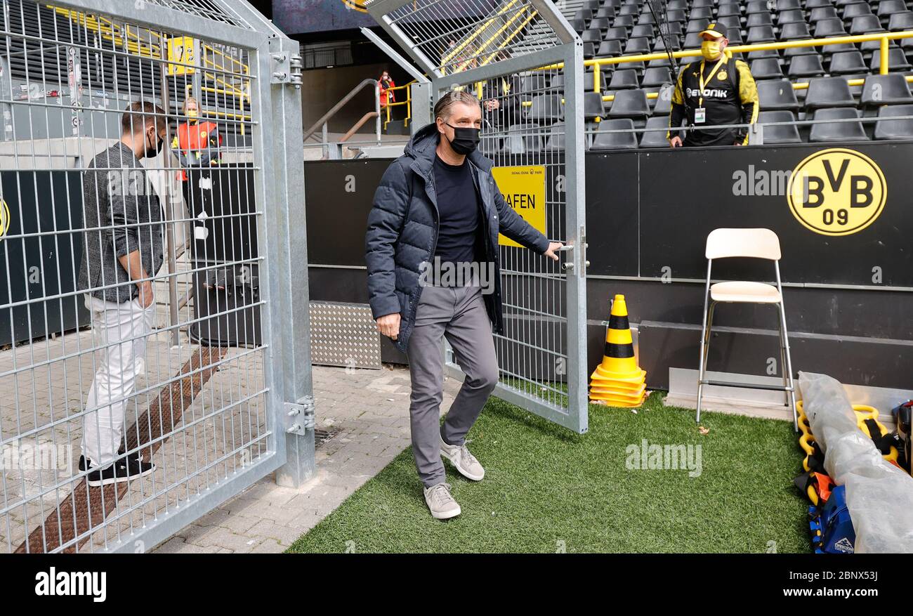Bvb Manager Sports Director Michael Zorc Mask Face Mask Face Mask Dfl Rule Corona Hygiene Comes